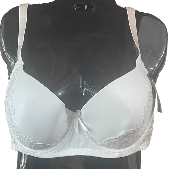 VADALALA White Lace Detail Underwire Padded Bra. Size 42 D - Picture 1 of 9